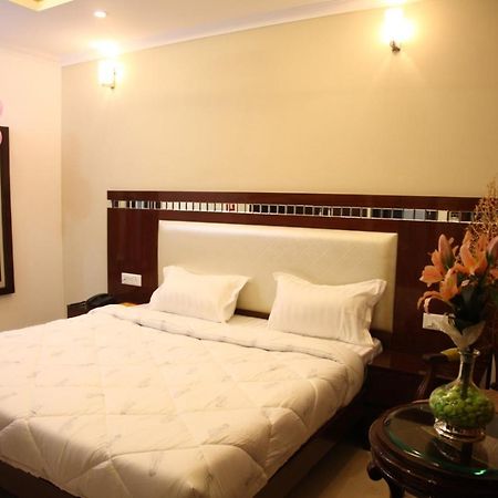 Hotel Dev Residency Vrindāvan Exterior foto